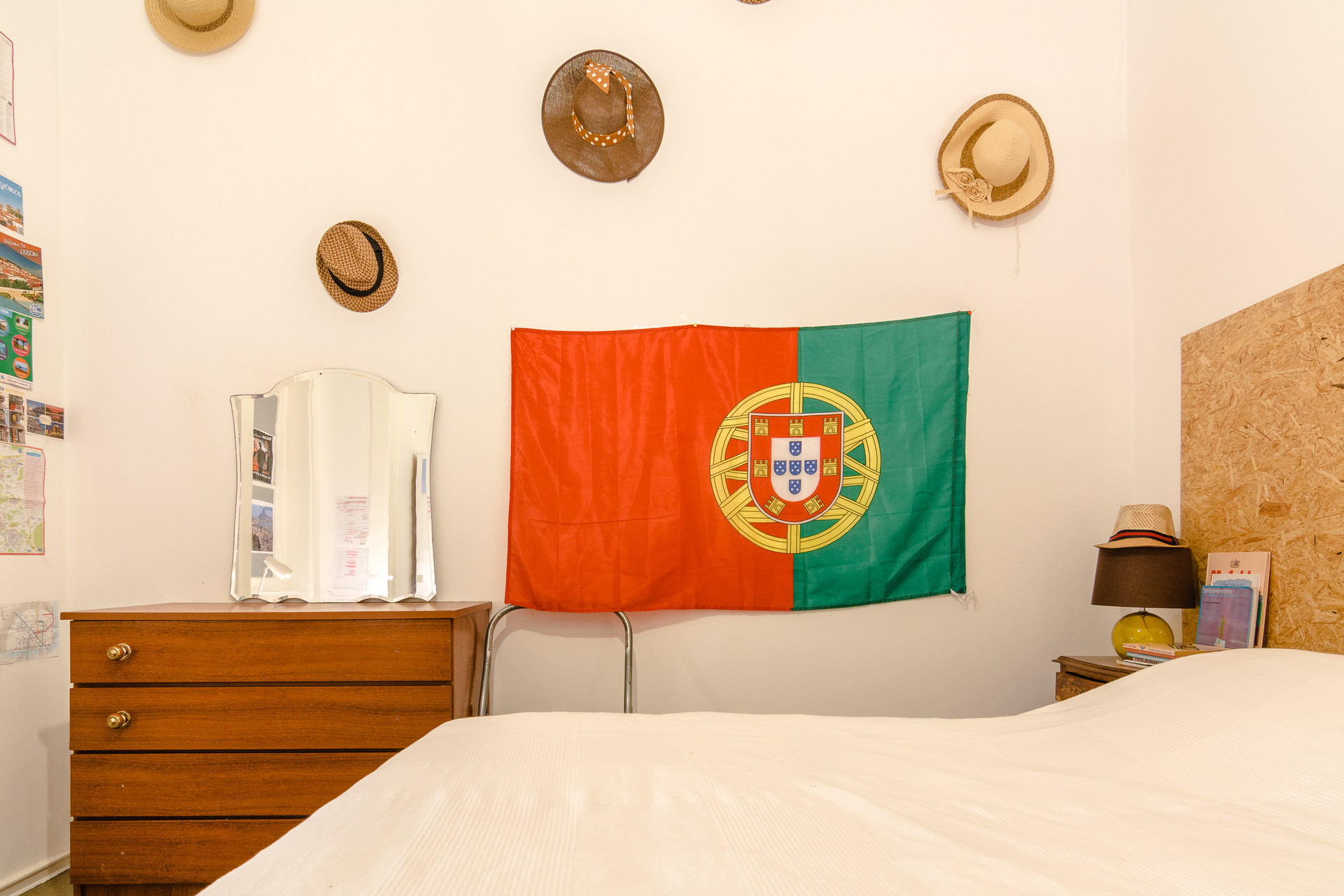 Cosy room in an internacional apartment in Santos - Lisbon historic centre - SP216