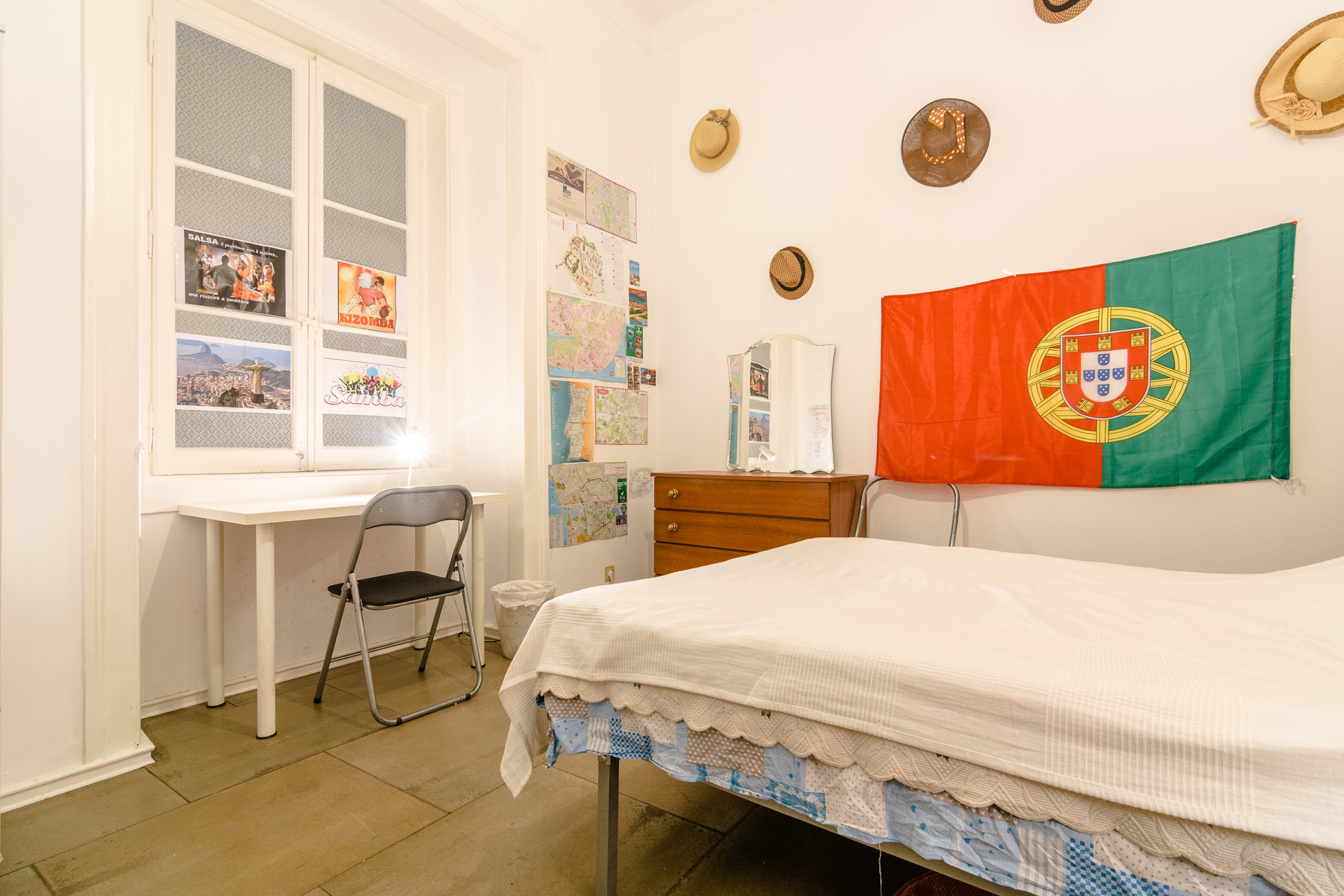 Cosy room in an internacional apartment in Santos - Lisbon historic centre - SP216