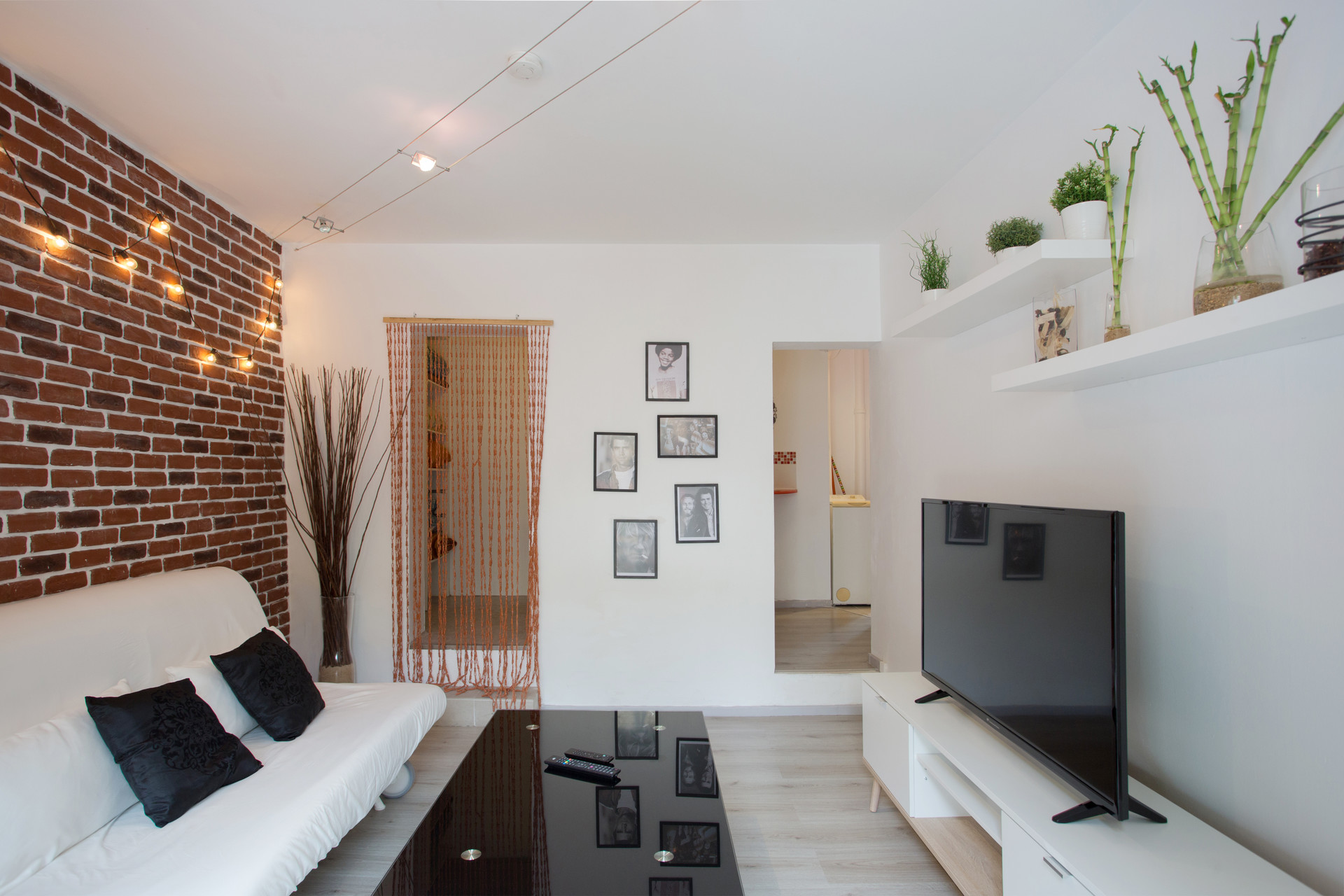 Cosy studio  moderne  sur Toulon avec WIFI 600  charges 