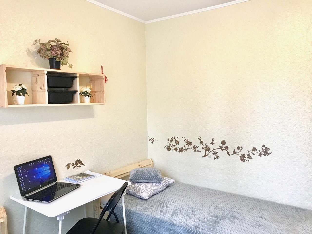 Cozy room for rent in designer apartment for the academic year