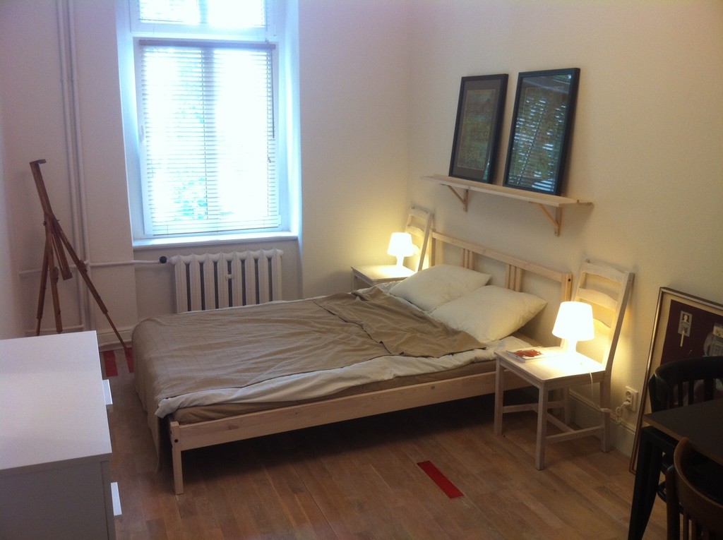 Cute room in 4 bedrooms apartment. University dorm Wroclaw