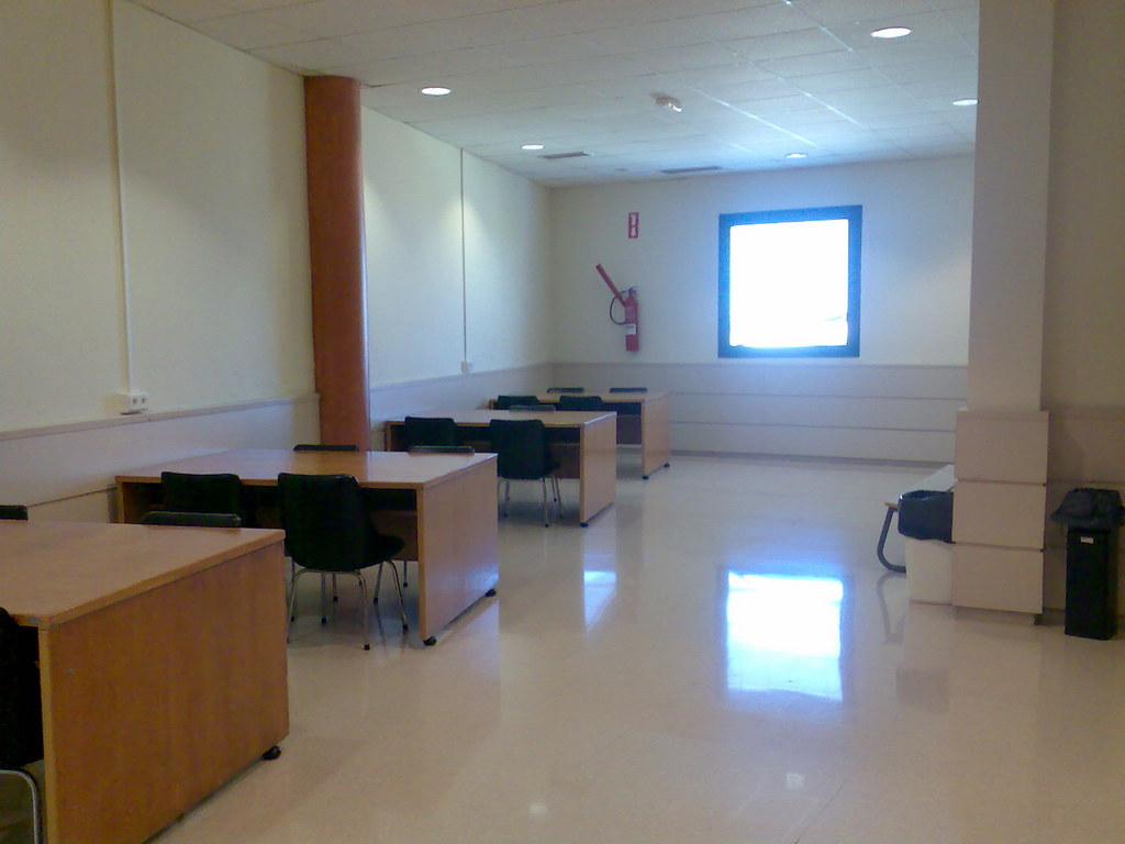 Última planta de la biblioteca (Edificio B-2)