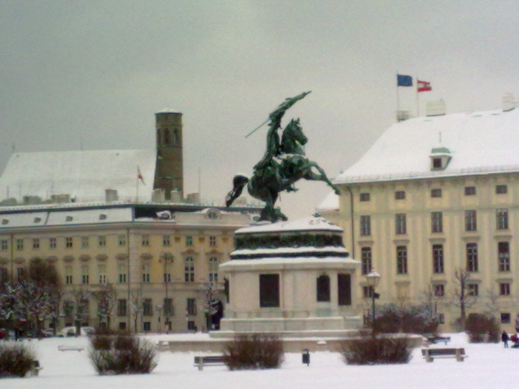 Estátua de la plaza de los Héroes