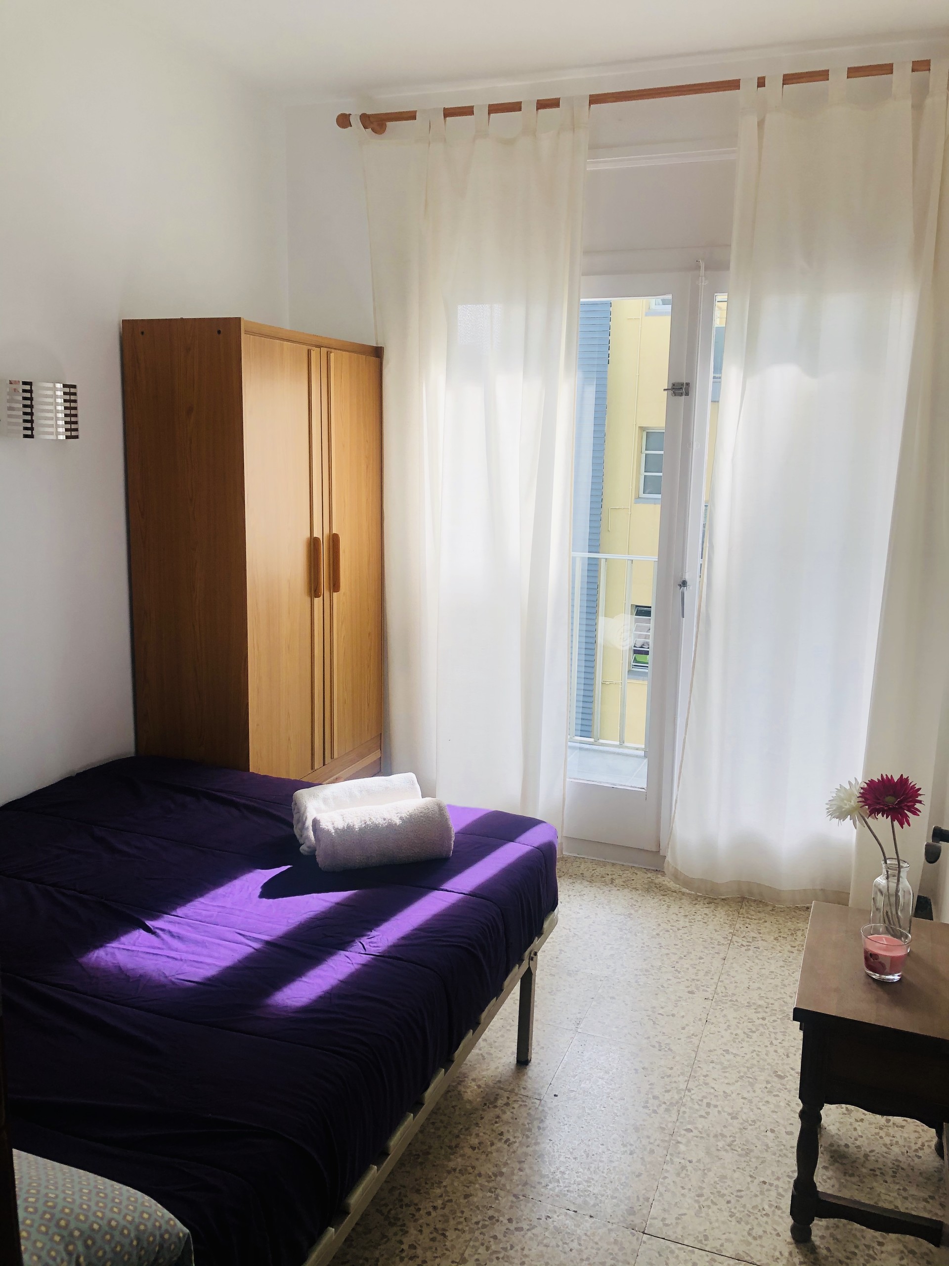 I Am Renting Out A Room In 4 Bedroom Apartment In Girona With Internet And With Elevator