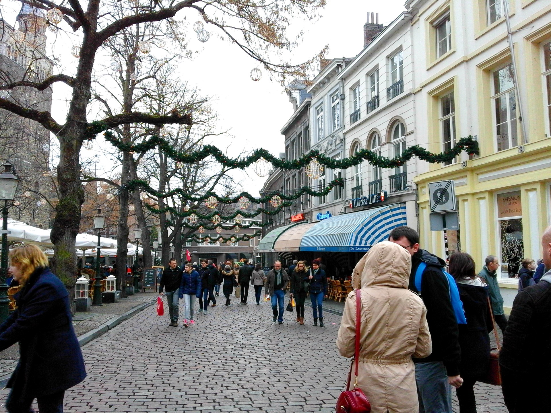 day-trip-maastricht-christmas-market-bf1