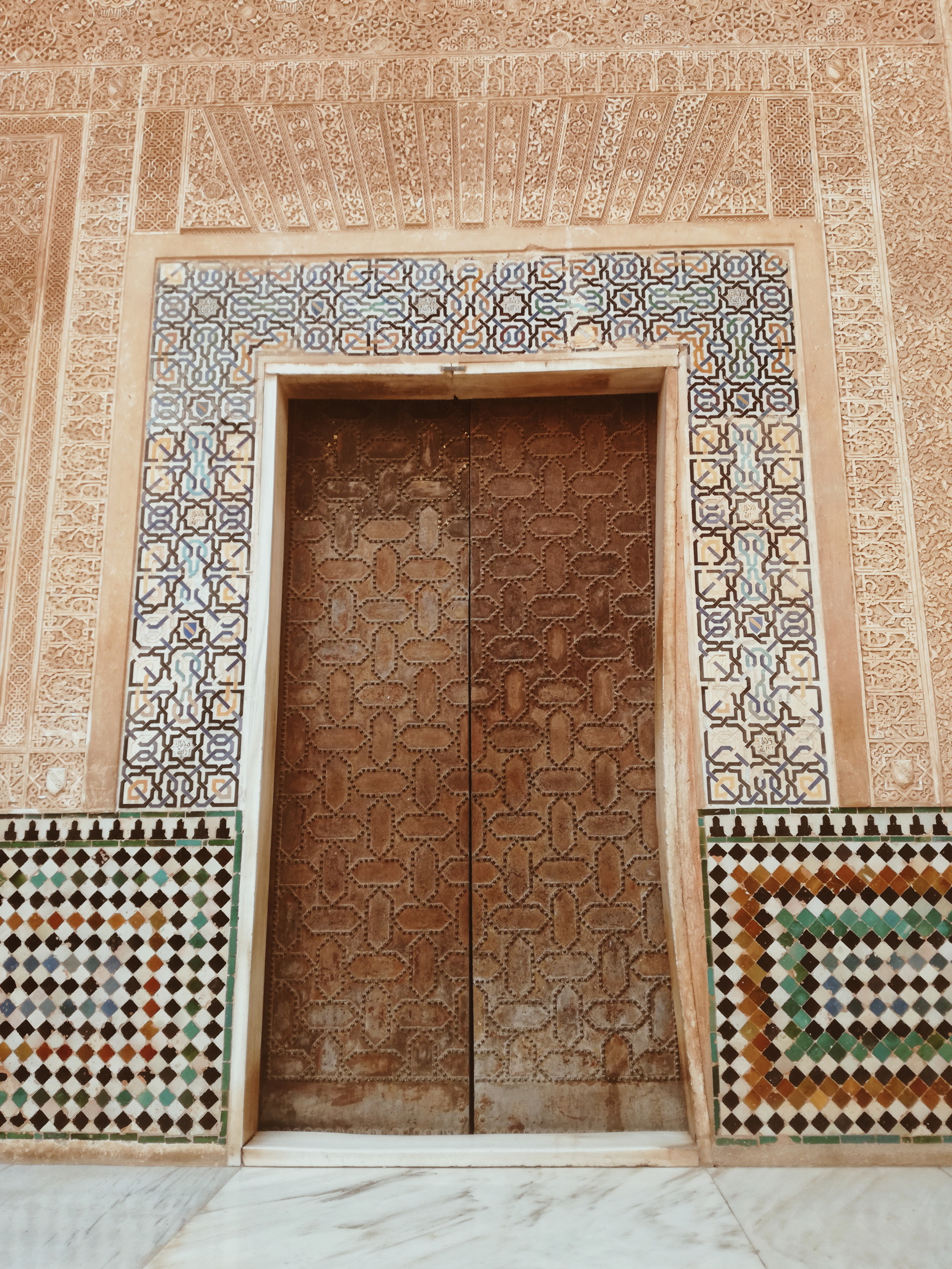 Dettagli di una porta dell'Alcazar