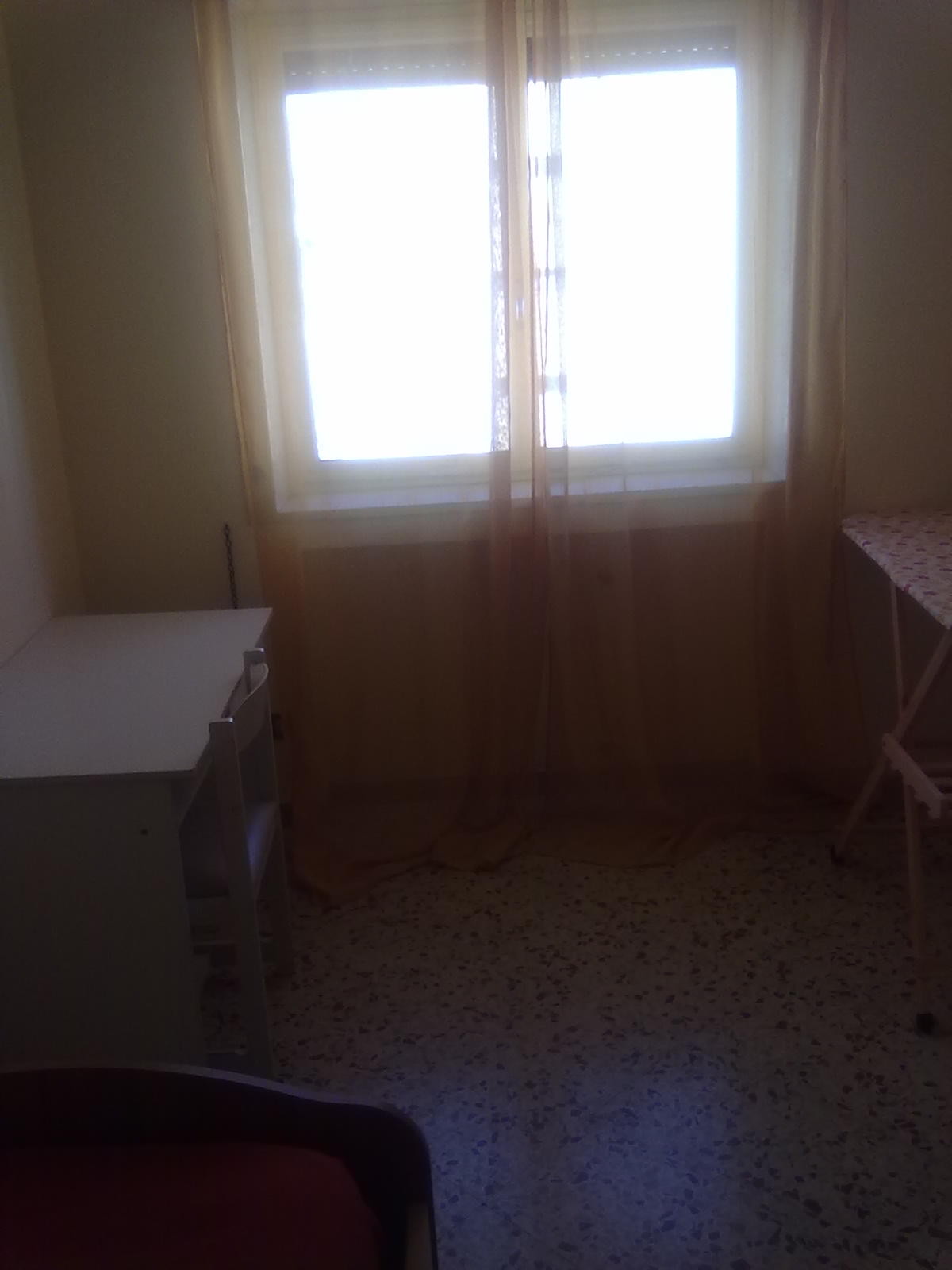 Disponibili da subito quattro stanze singole o doppie per brevi e ...