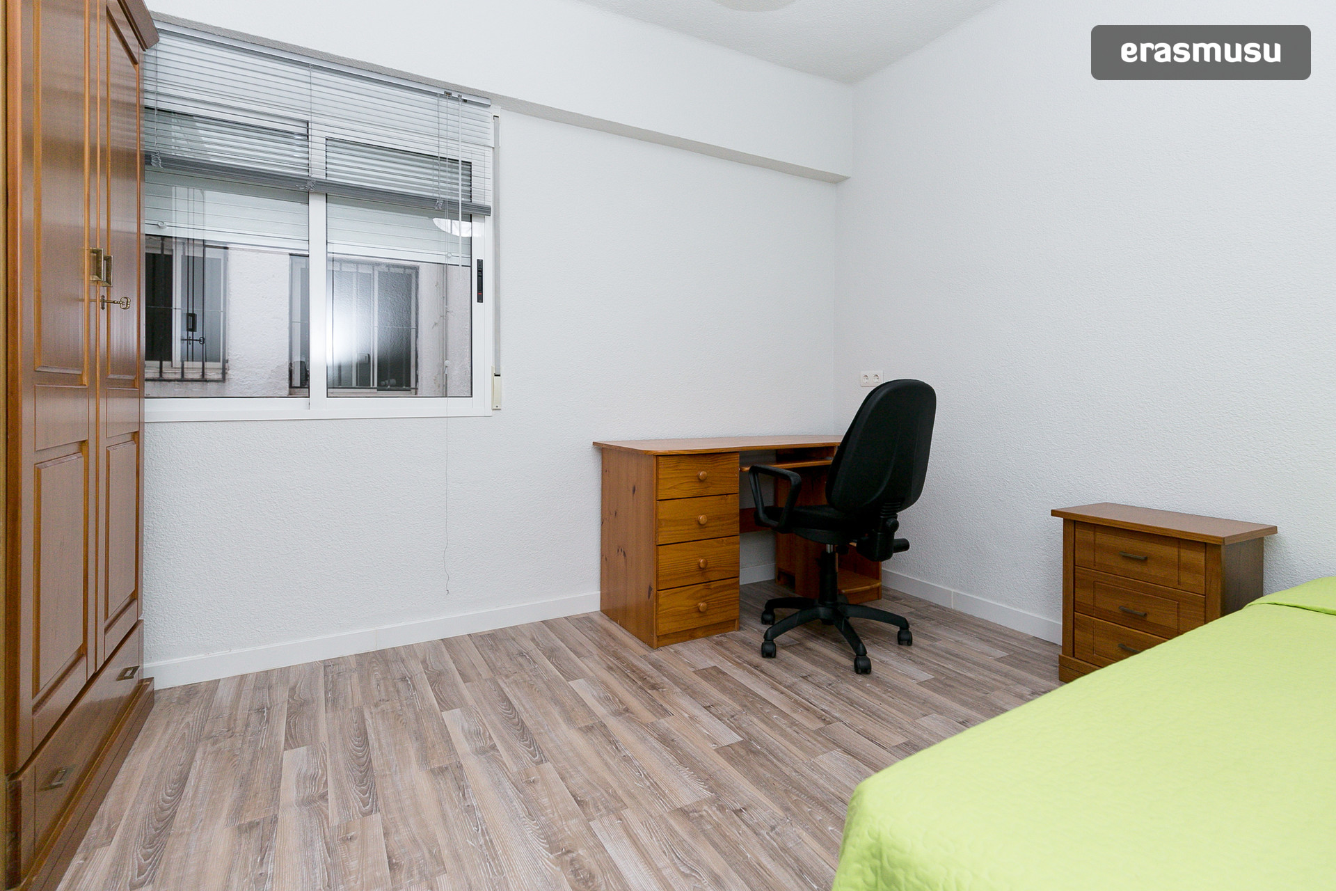 Dormitorio junto a Campus de ciencias | Alquiler habitaciones Granada