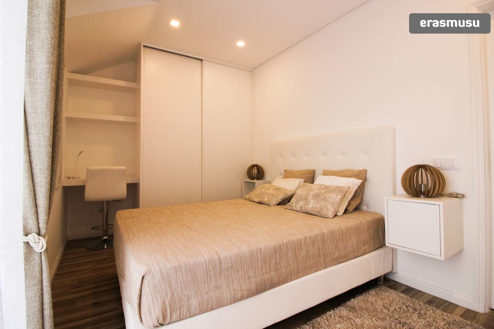 Double bed in Rooms for rent in modern 4-bed apartment in Santa Marinha