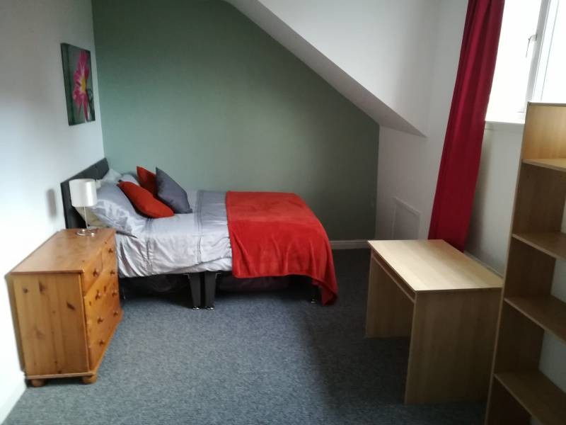 Double Room Available In Sheffield