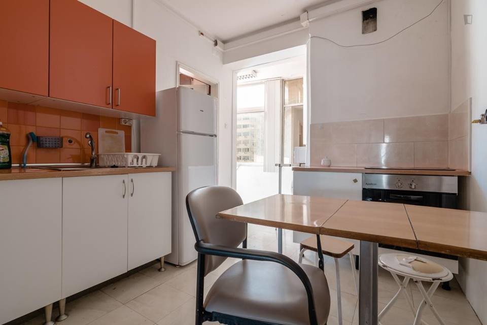 Double room in an Erasmus apartment - Lisbon historic centre