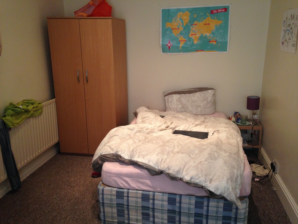 Double room to rent in Leeds, UK. University dorm Leeds
