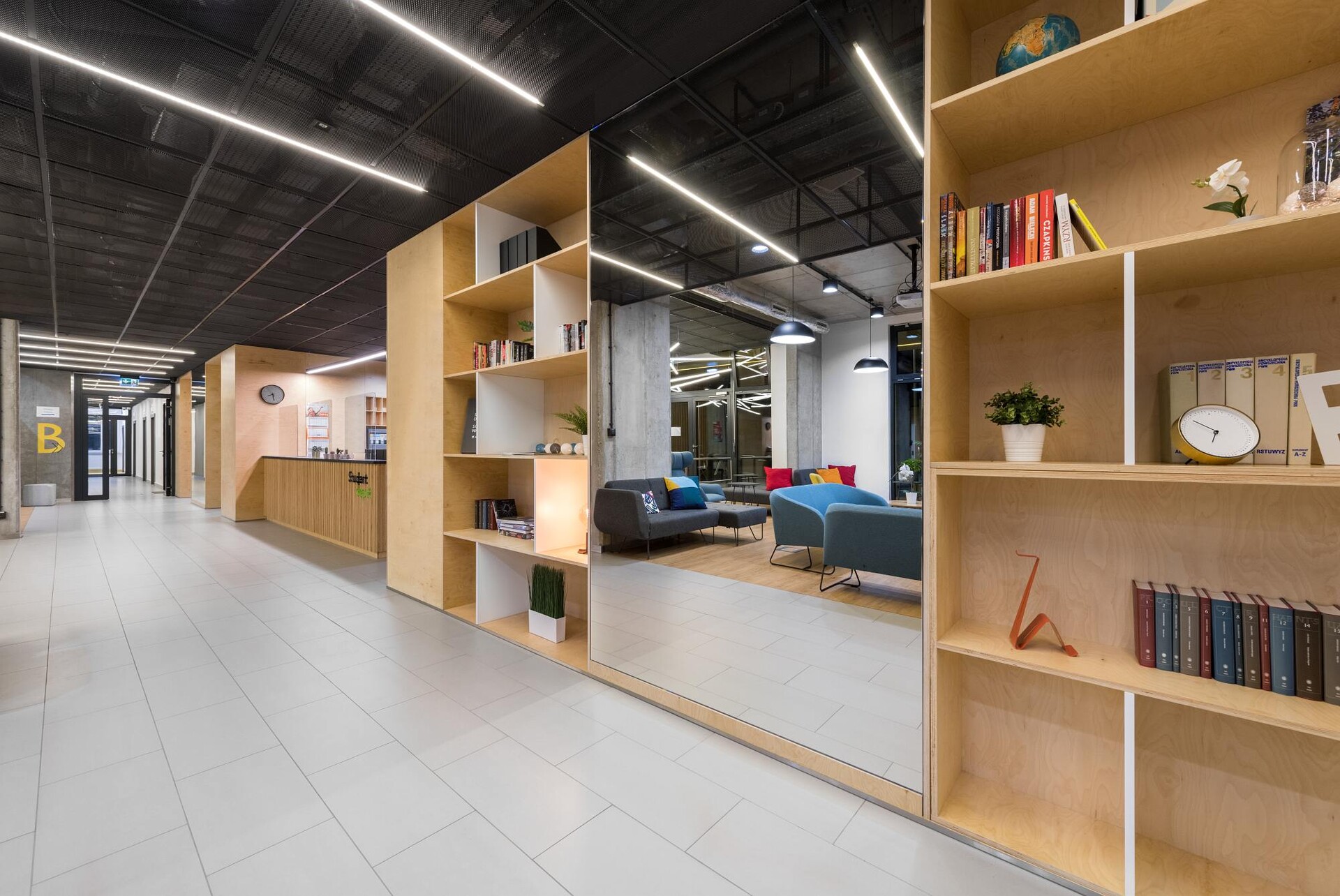 Beautiful studio for a couple in Warsaw's modern district Rent