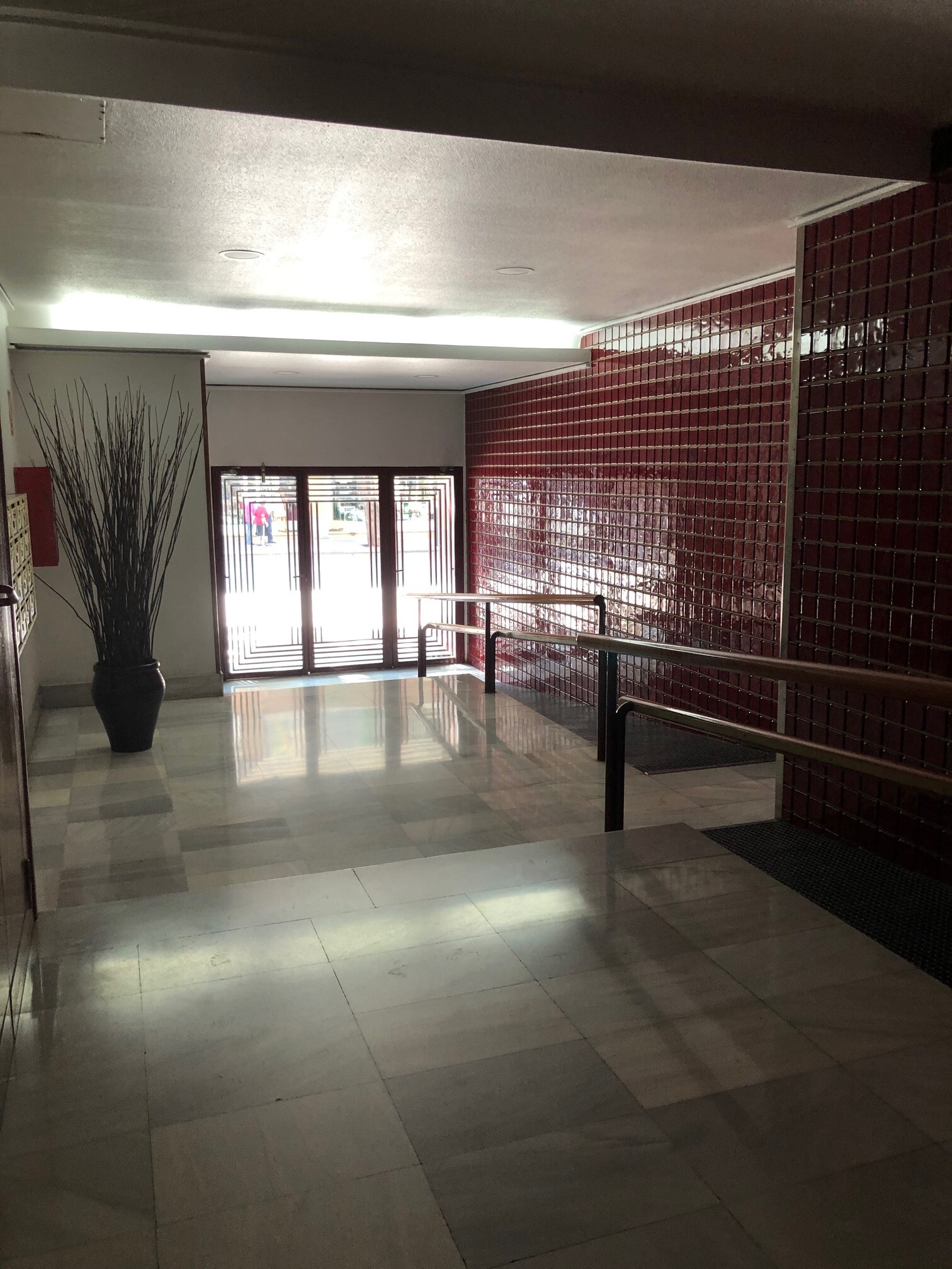 SE ALQUILA AMPLIO PISO DE 3 DORMITORIOS EN FLORIDABLANCA | Alquilar