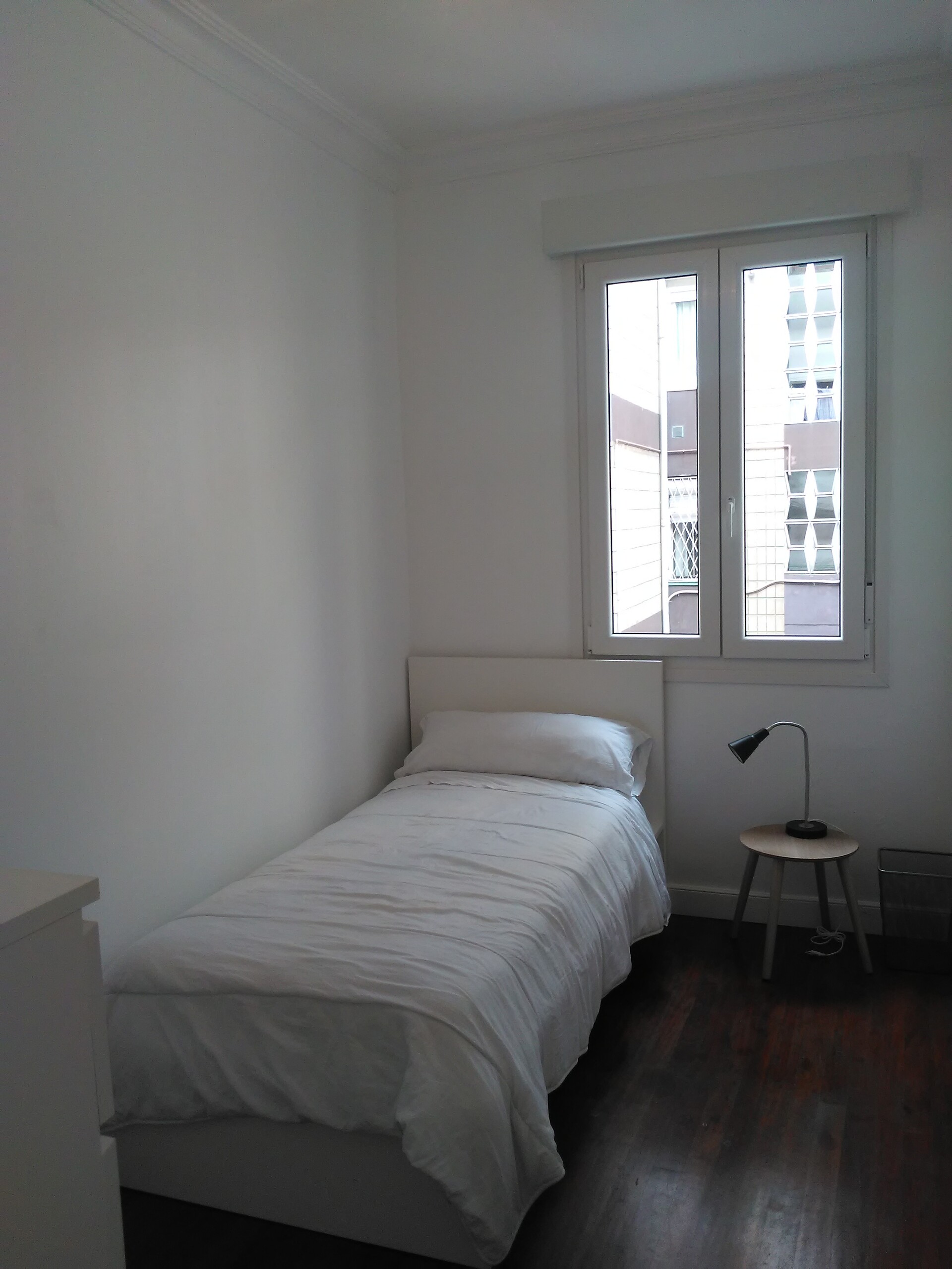 Sunny and cozy single room in 2bedroom flat 