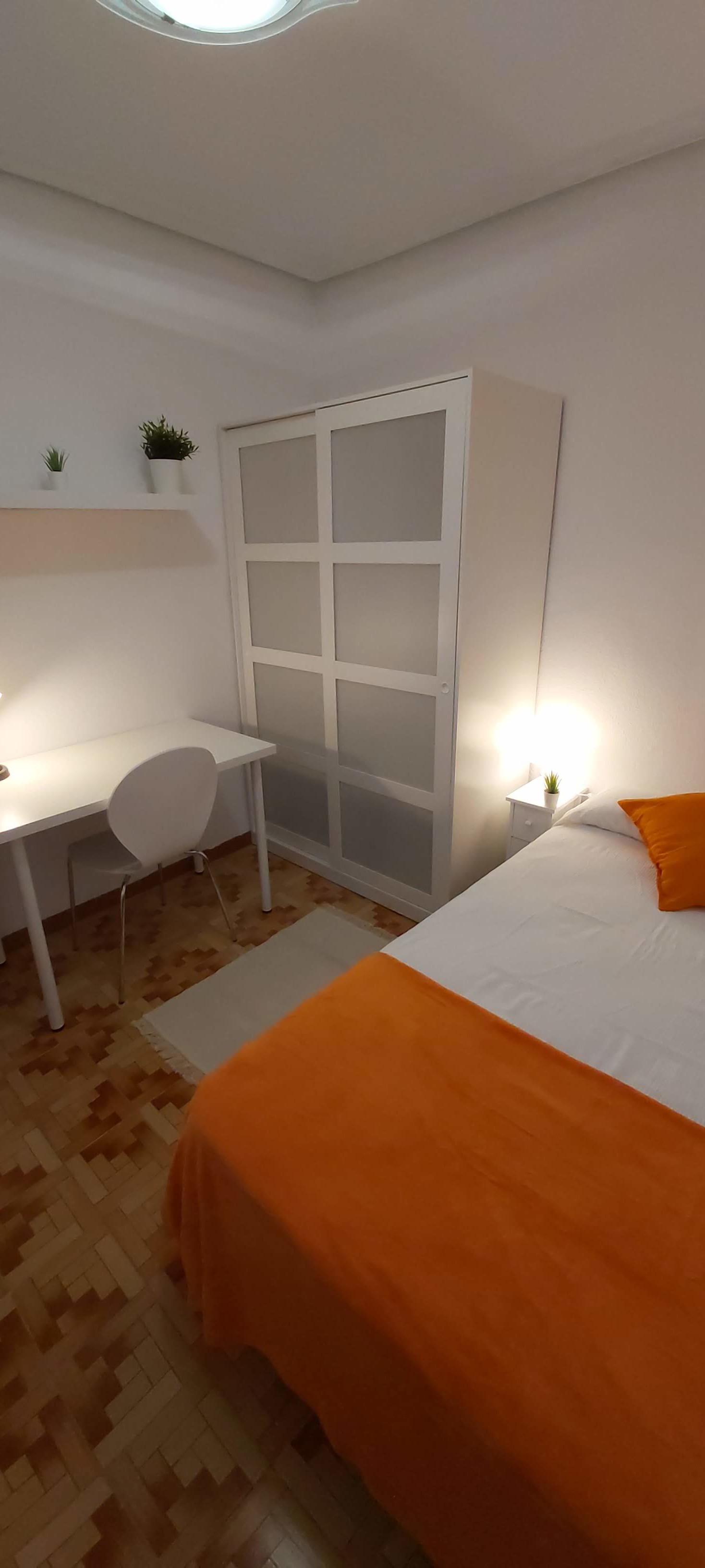Alquilo habitación  Alquiler habitaciones Castellón De la Plana