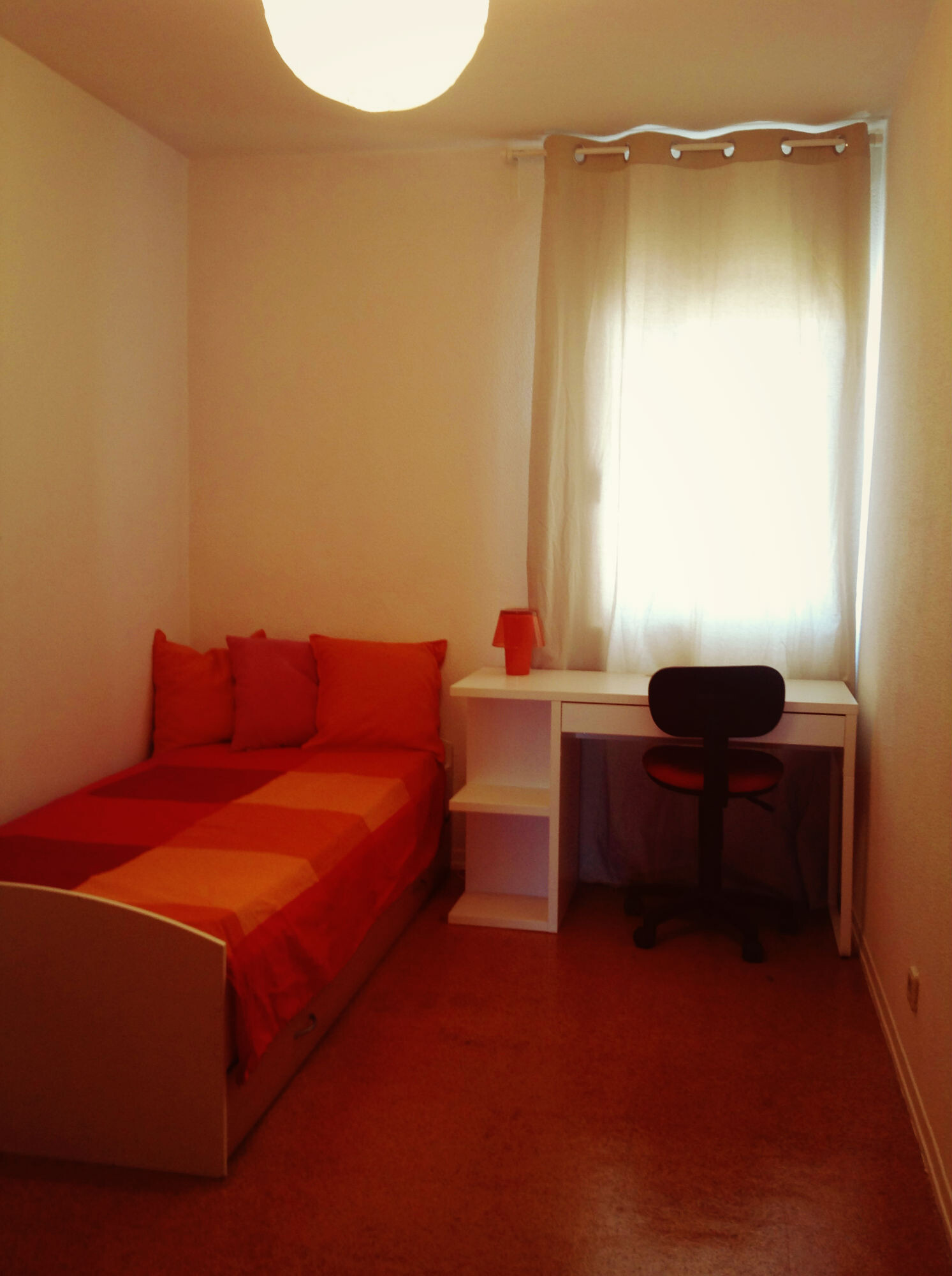 SINGLE ROOM RENTAL IN SHARED APARTMENT FOR GIRL Room for rent Faro