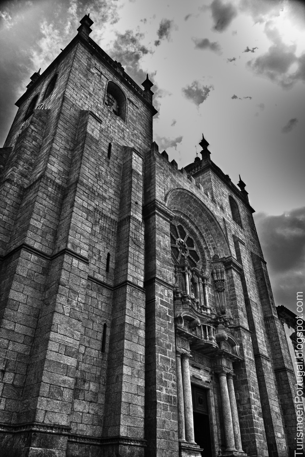 Fachada de la Catedral de Oporto