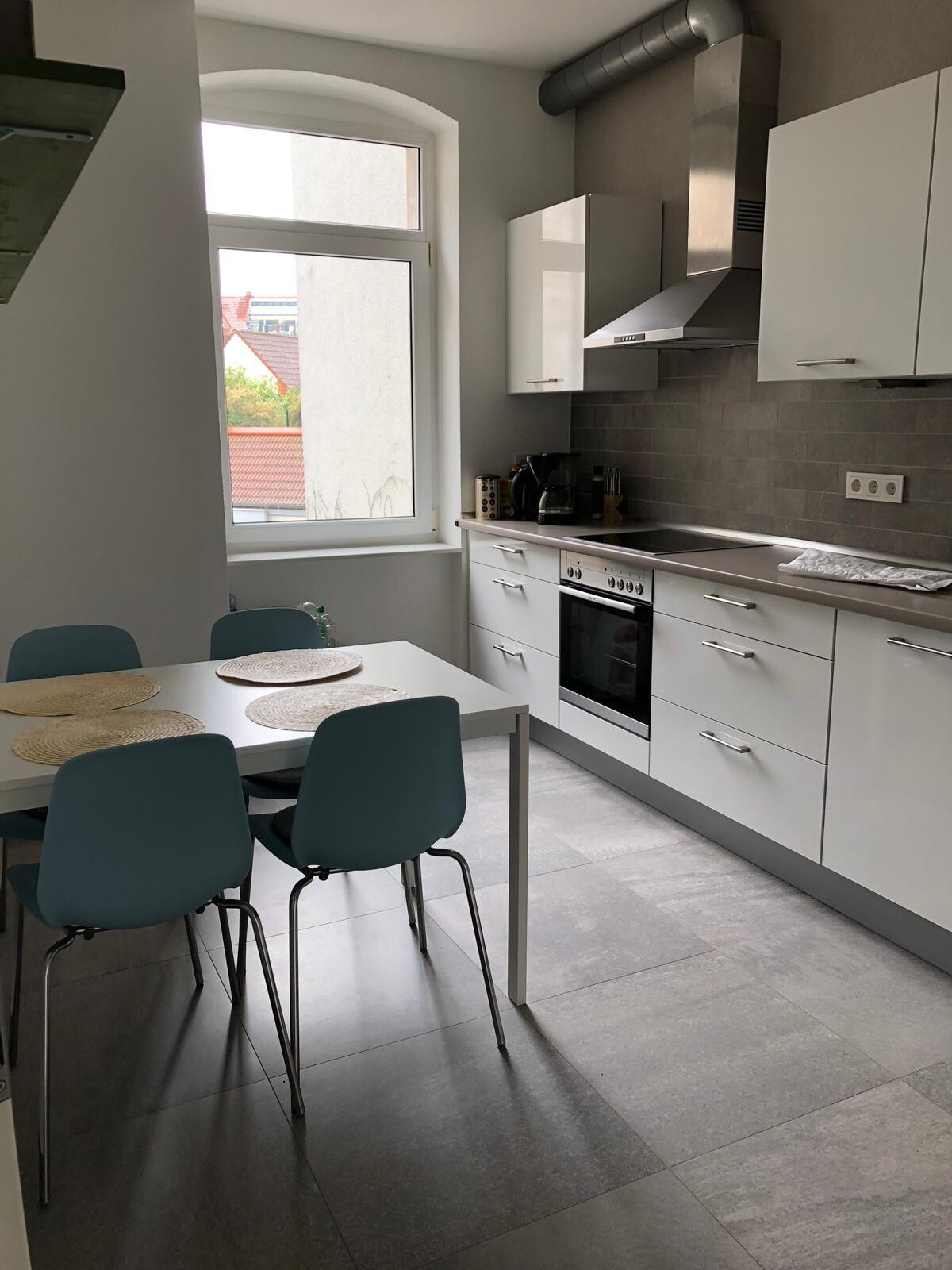 Modern, furnished 20sqm room available in a shared apartment for 3