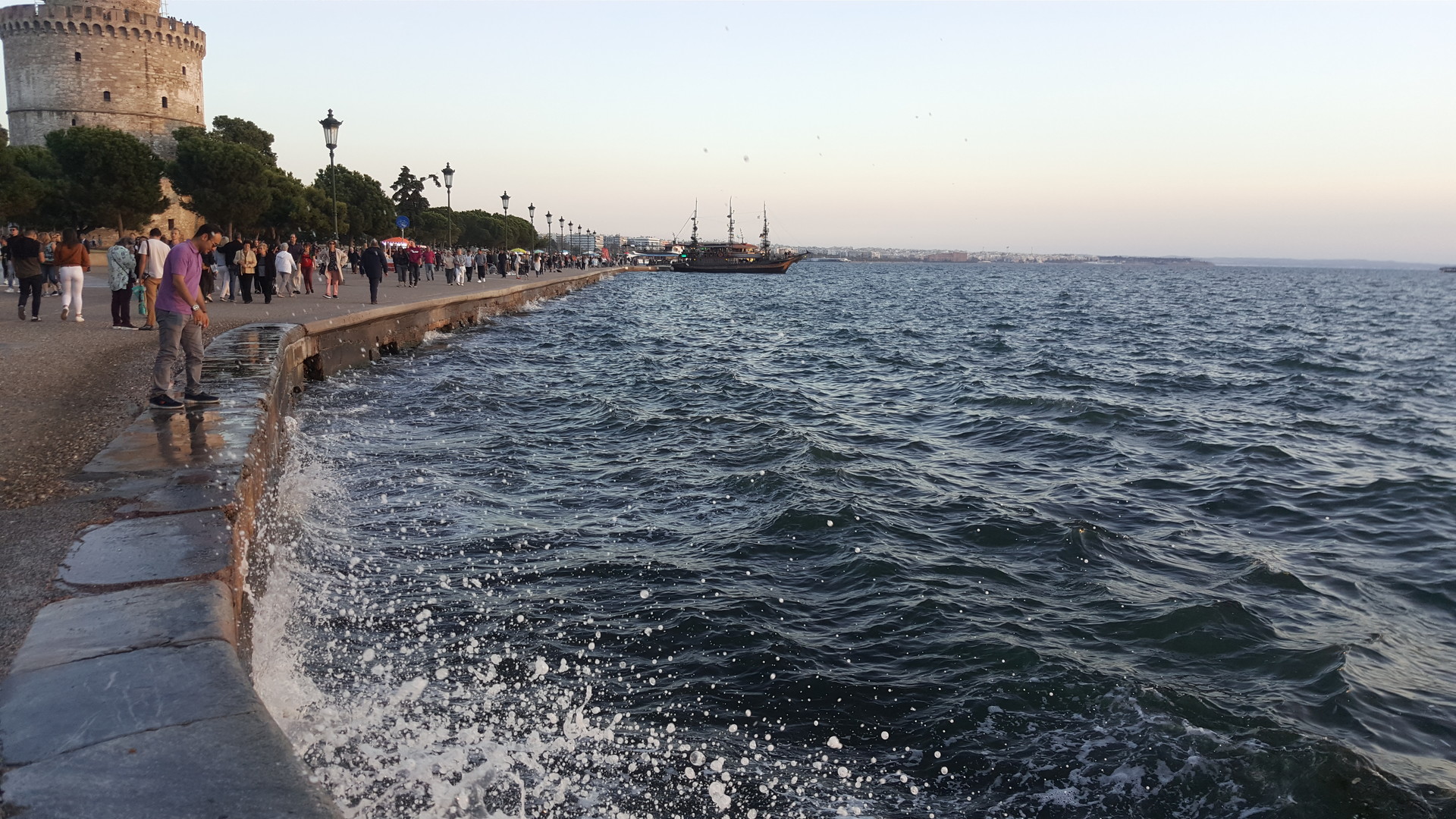 Feel sea closer than one step!