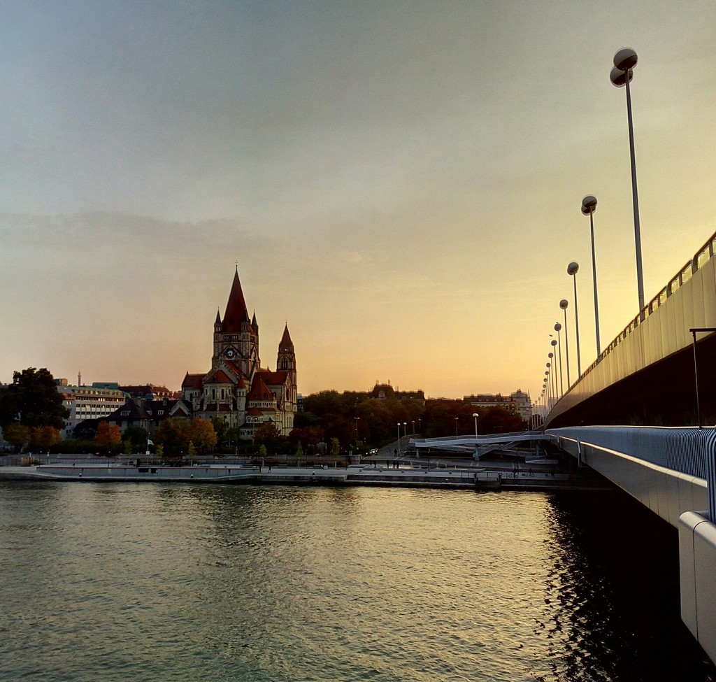 Franz-von-Assisi-Kirche am Donau; Wien