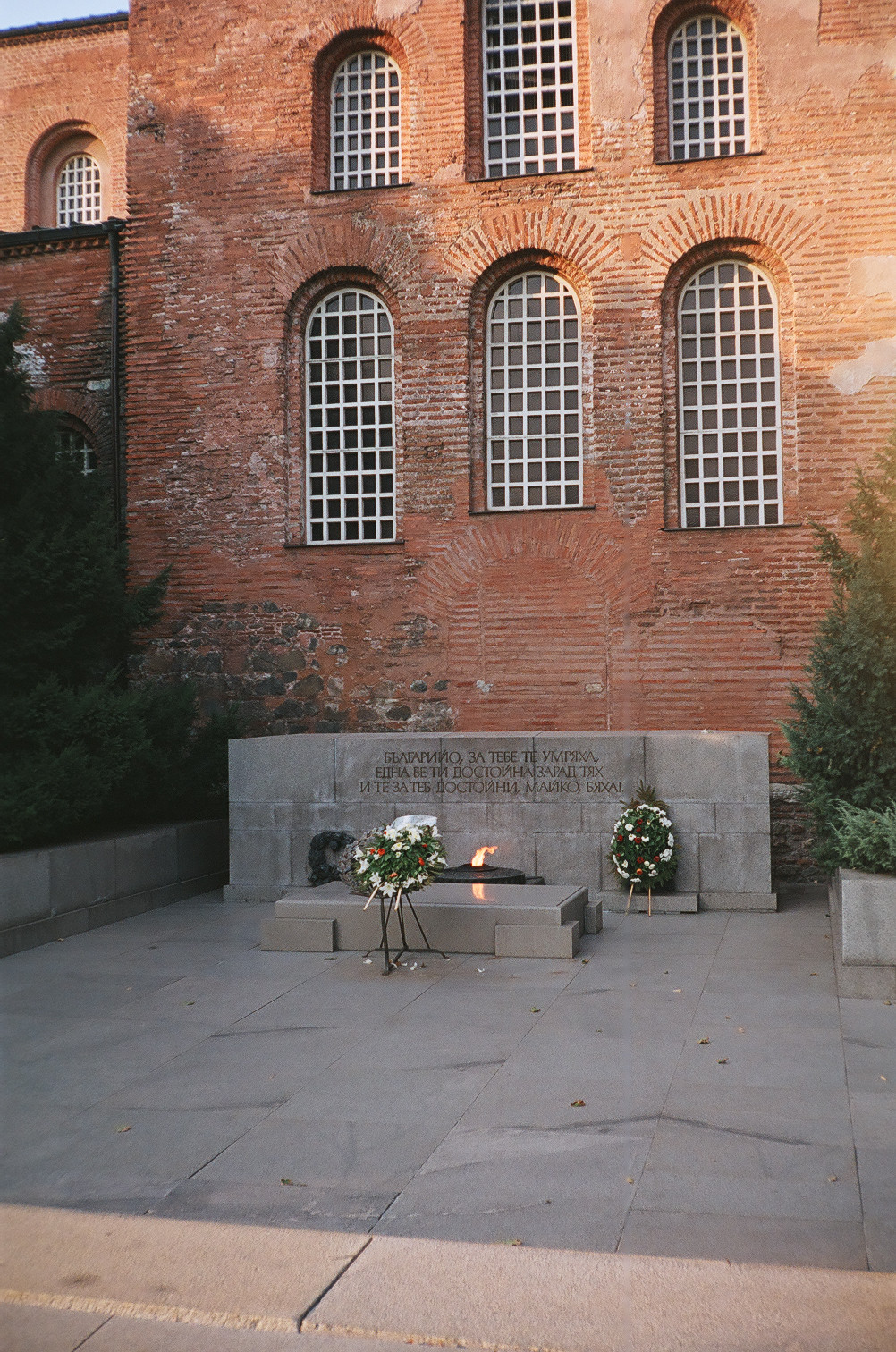 Fuego eterno, homenaje a los caídos.