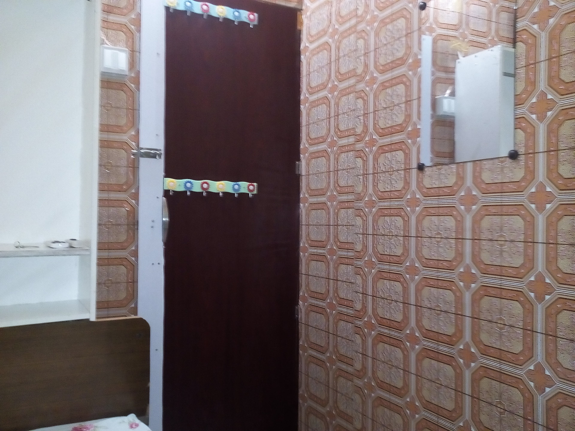 Fully furnished bed space / partition available now near rigga metro