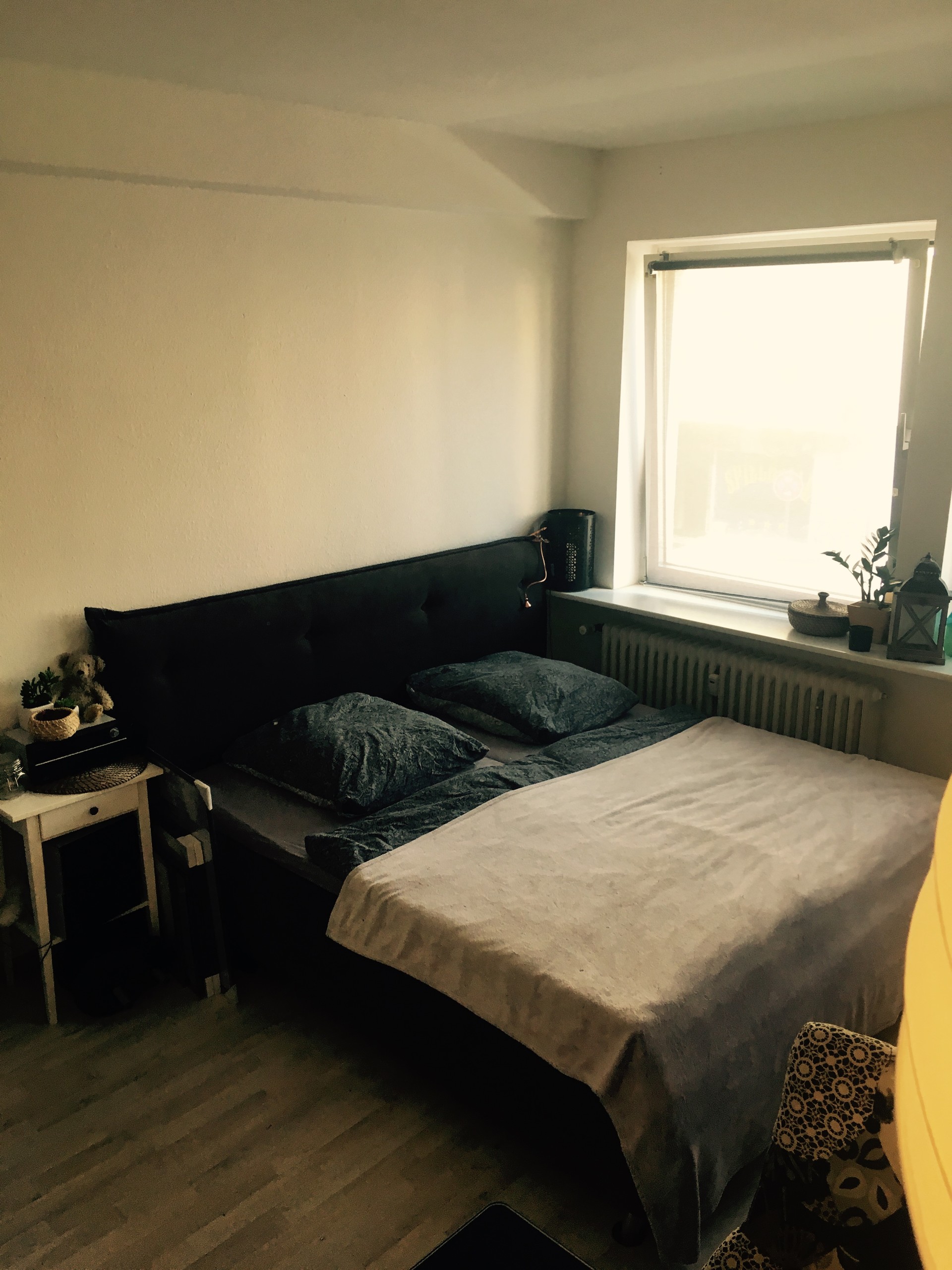 Furnished Cozy room with double bed and two big windows ...
