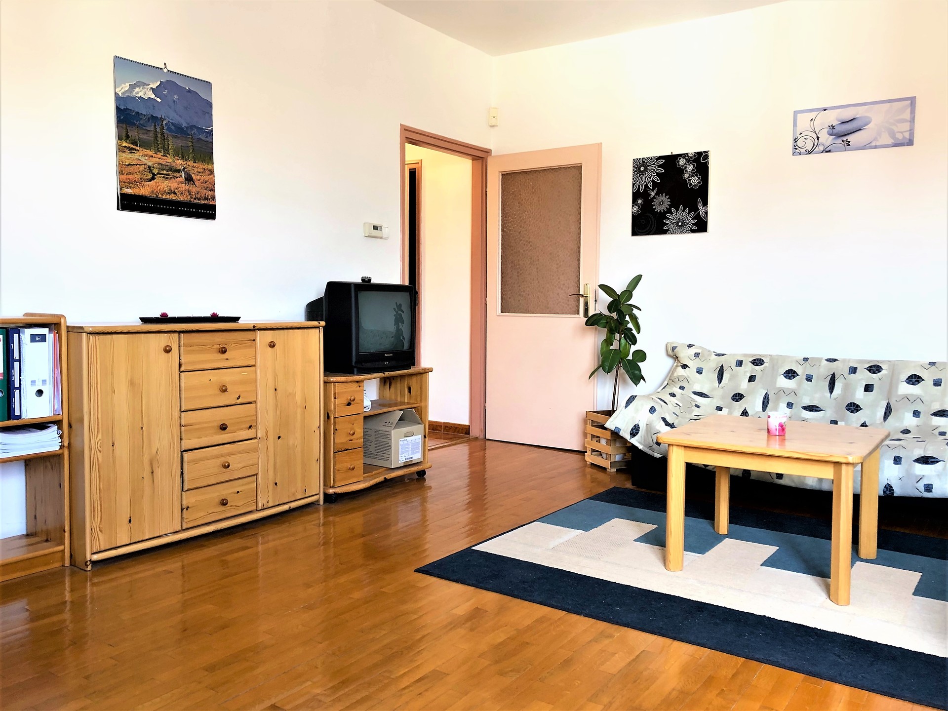 Furnished flat with 2 rooms for rent in the centre of Pécs with garage