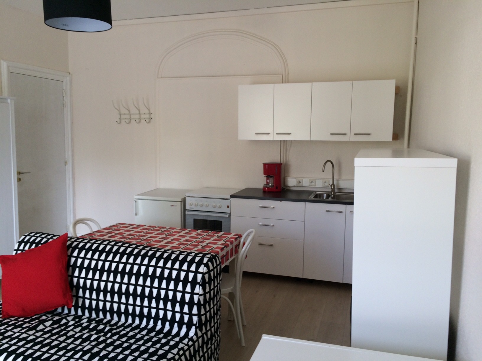 Grand et lumineux studio endroit calme Location studios Liege