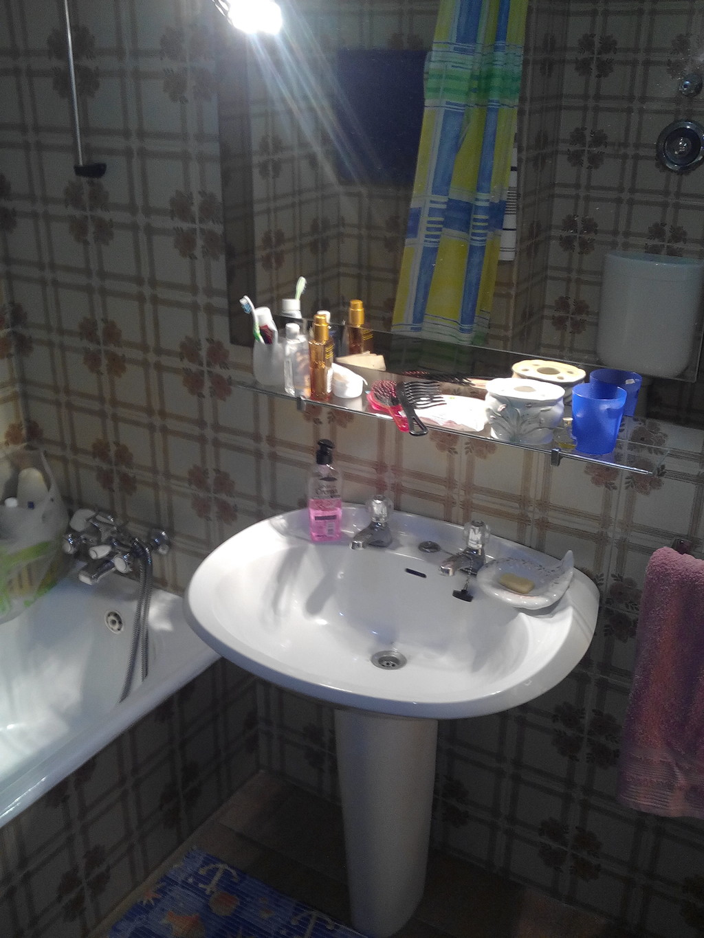 Great double room with 2 beds in an apartment in the center of Vila Nova de Gaia