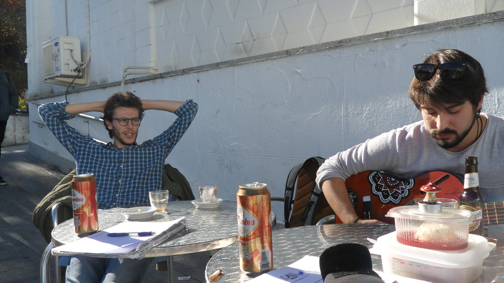 y guitarreo añadido