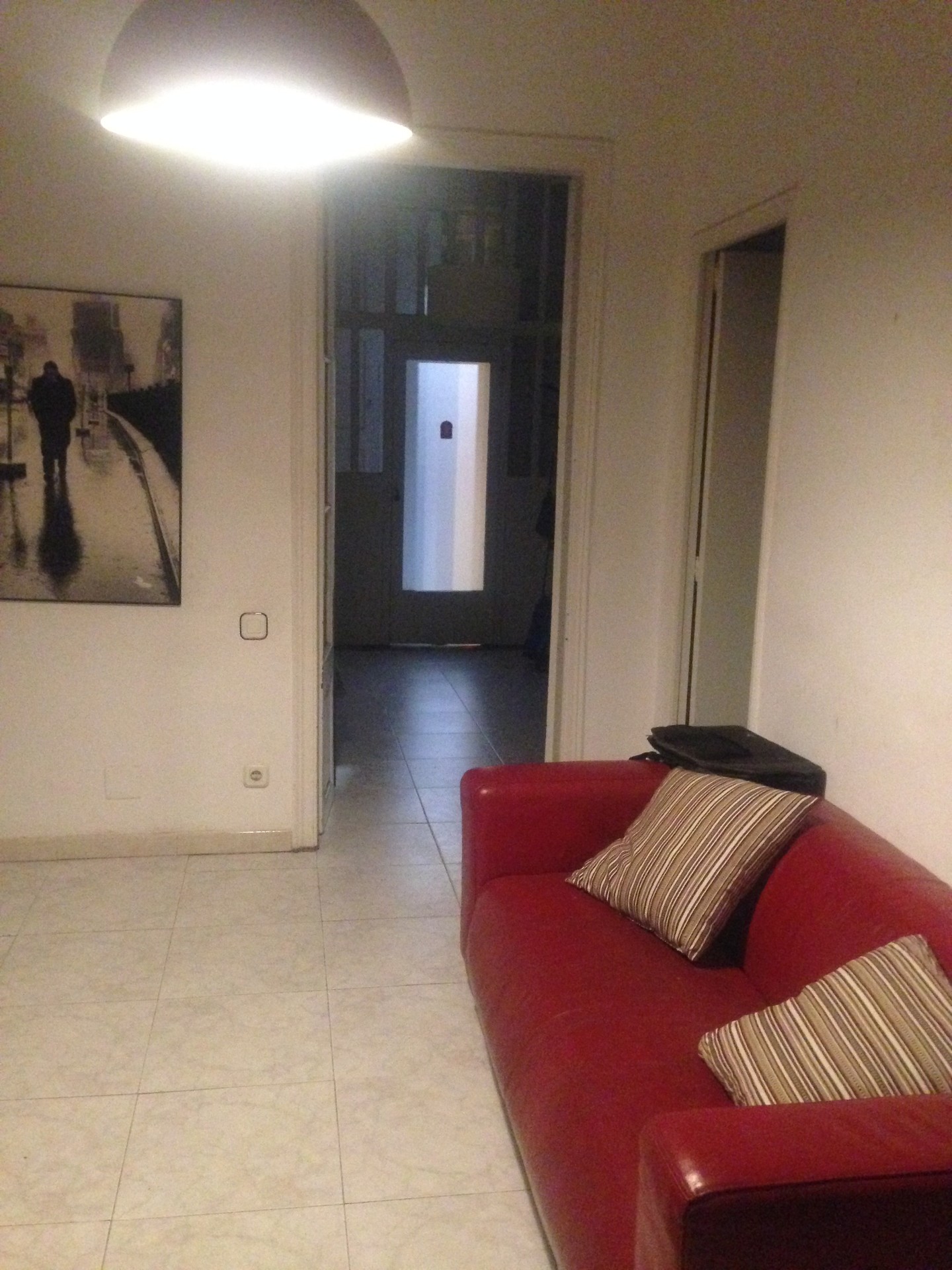 HABITACION CAMA DOBLE, PISO CON PATIO | Alquiler habitaciones Barcelona