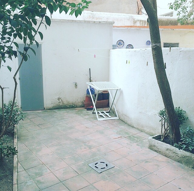 HABITACION CAMA DOBLE, PISO CON PATIO | Alquiler habitaciones Barcelona