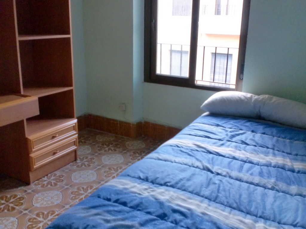 Se alquila habitación luminosa exterior en el centro | Alquiler