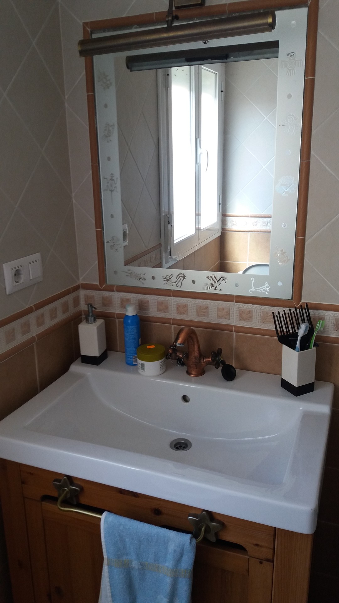 Dos habitaciones con baño compartido | Alquiler habitaciones Sevilla