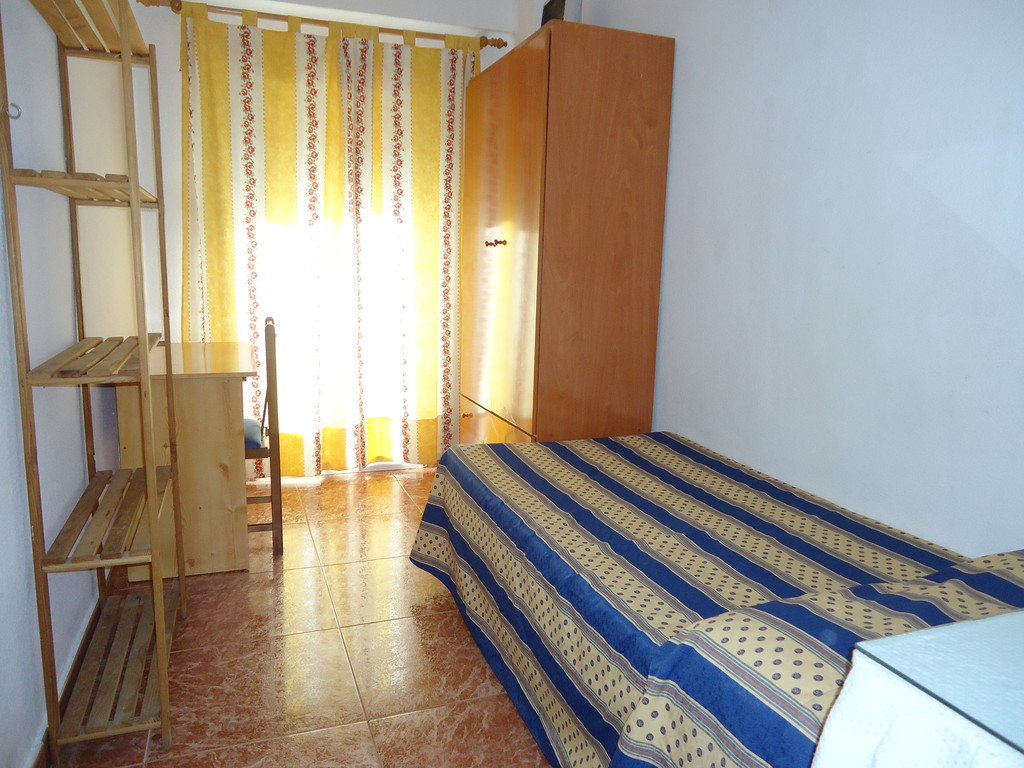 Habitación individual exterior en Ciudad Jardín, en piso de 3