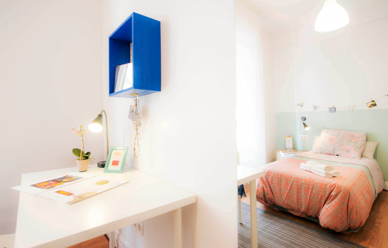 HABITACION EN EDIFICIO CLÁSICO DEL CENTRO CON VESTIDOR | Alquiler