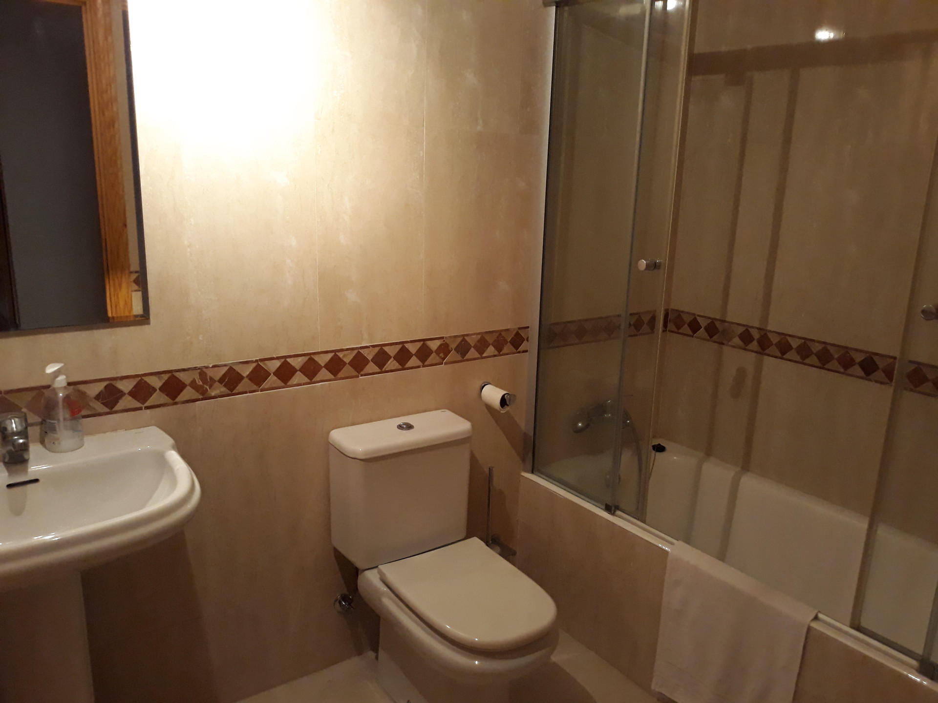 Habitación tipo estudio con baño privado (solo chicas/only girls