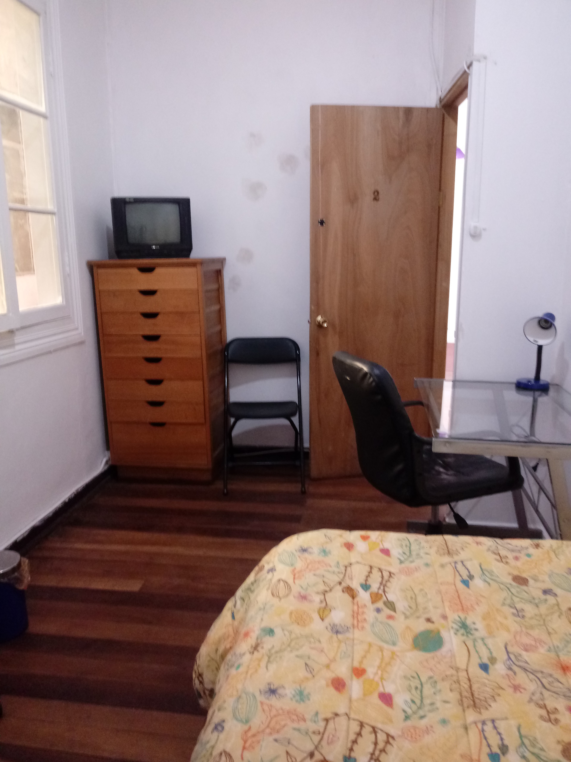 Room For Rent In 14 Bedroom Apartment In Valparaiso