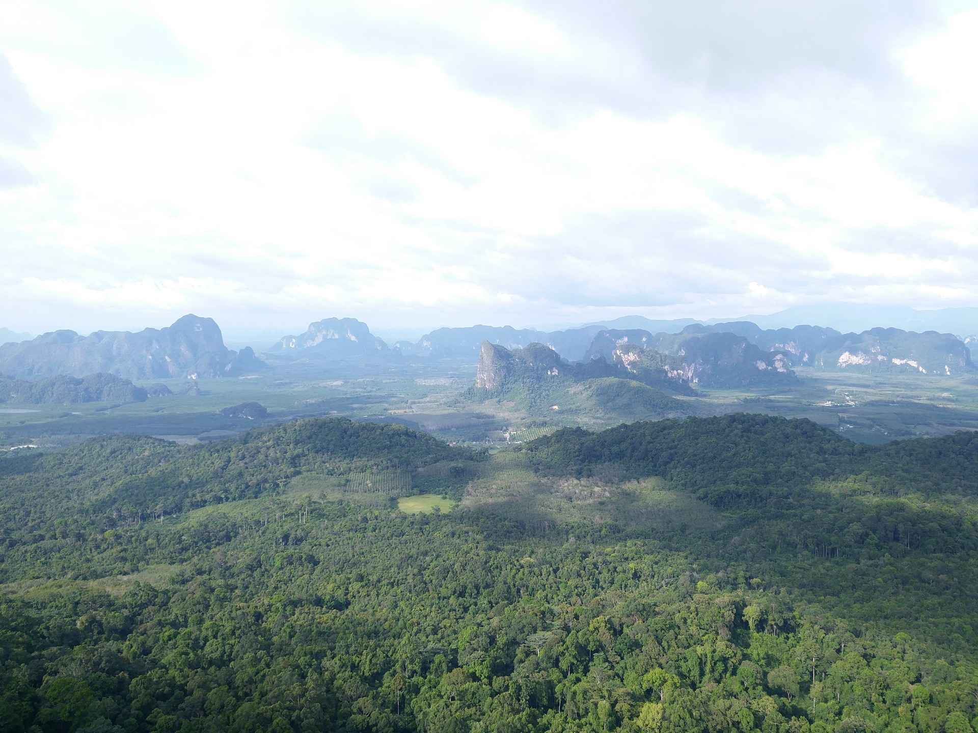 hiking-dragon-crest-mountain-trail-88f8b