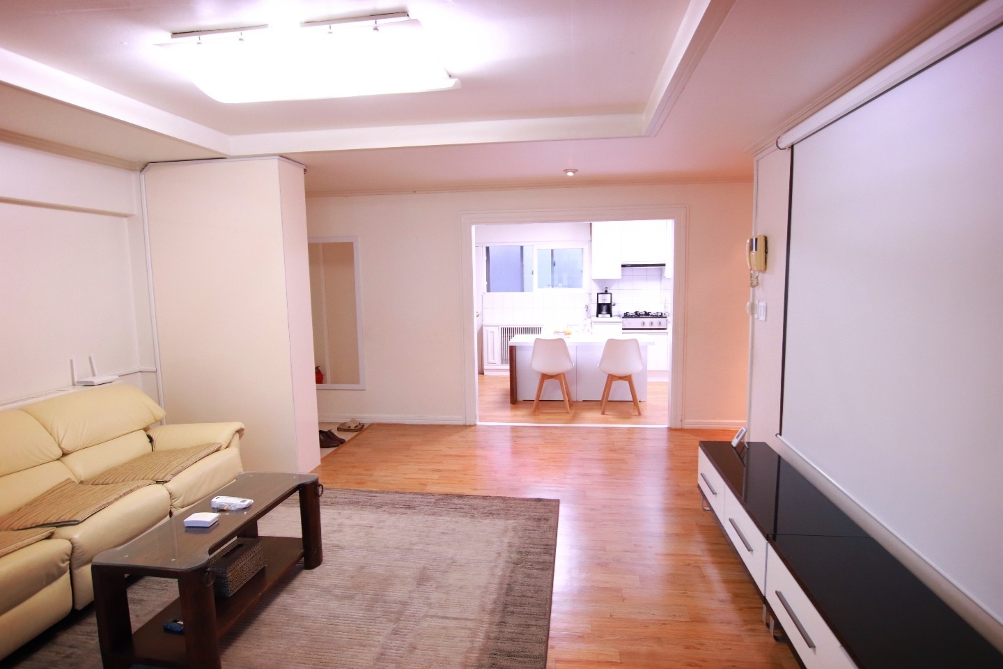[Hongdae] Pretty renovated apartment in Central Seoul Flat rent Seoul
