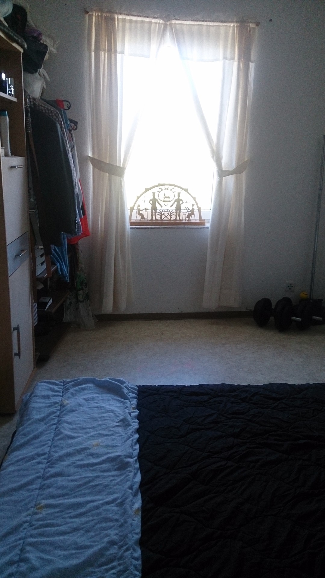 Iluminada y tranquila habitación. acceso a todo el apartamento