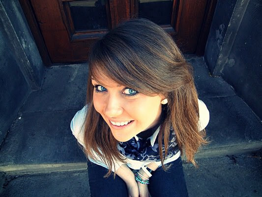 Ja na schodkach niczego nieświadoma.. ;-]