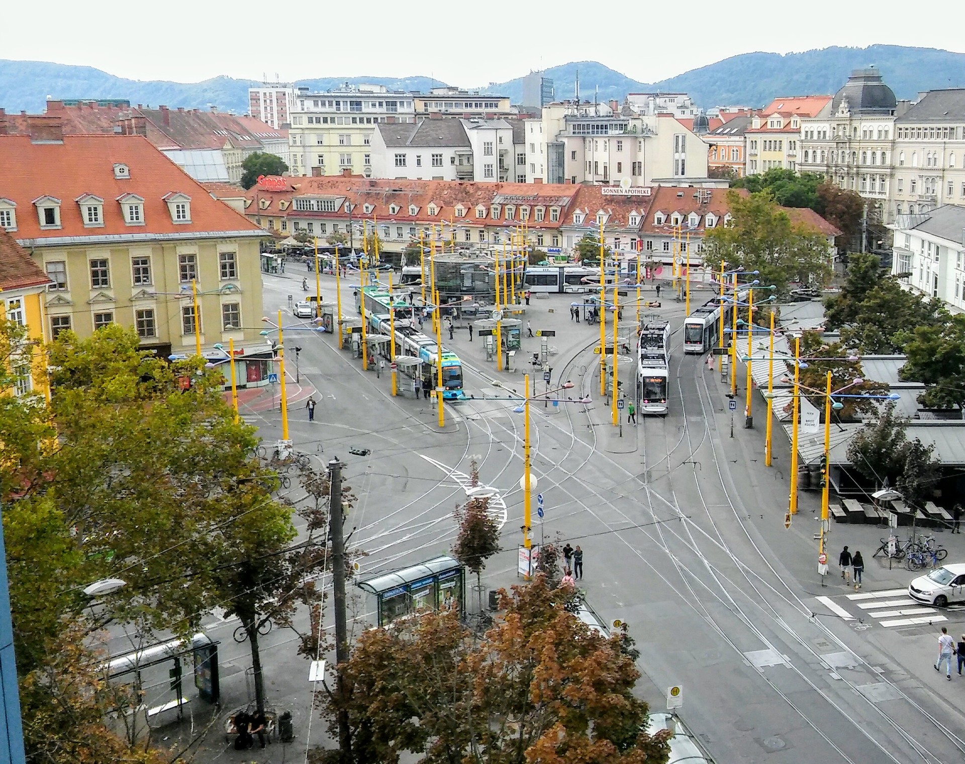 post jakominiplatz graz öffnungszeiten