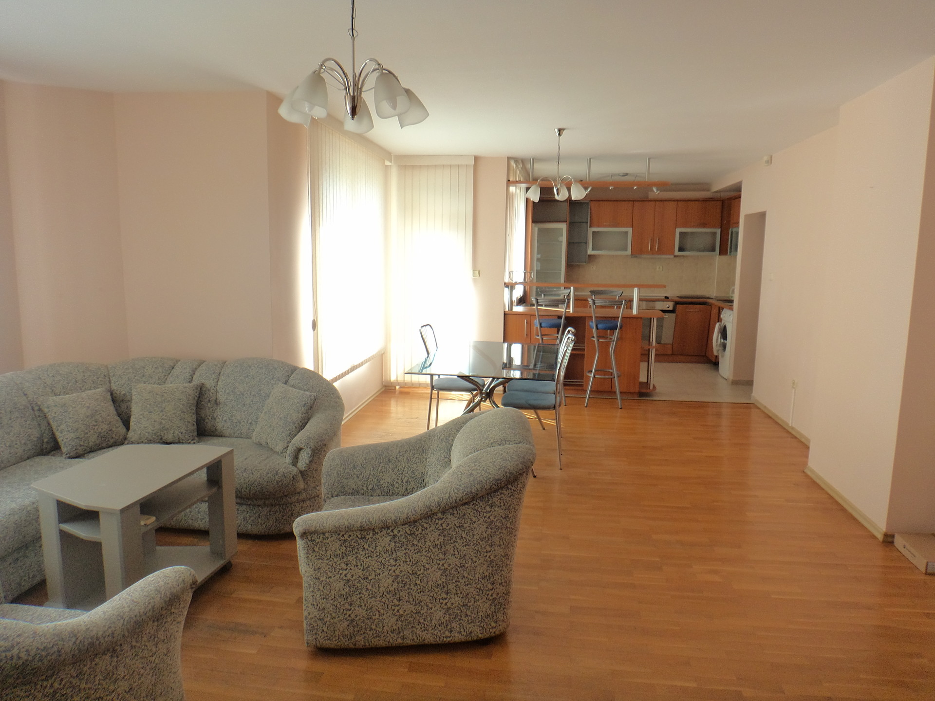 Large 3 bedrroms apartment in teh center of Varna | Flat rent Varna