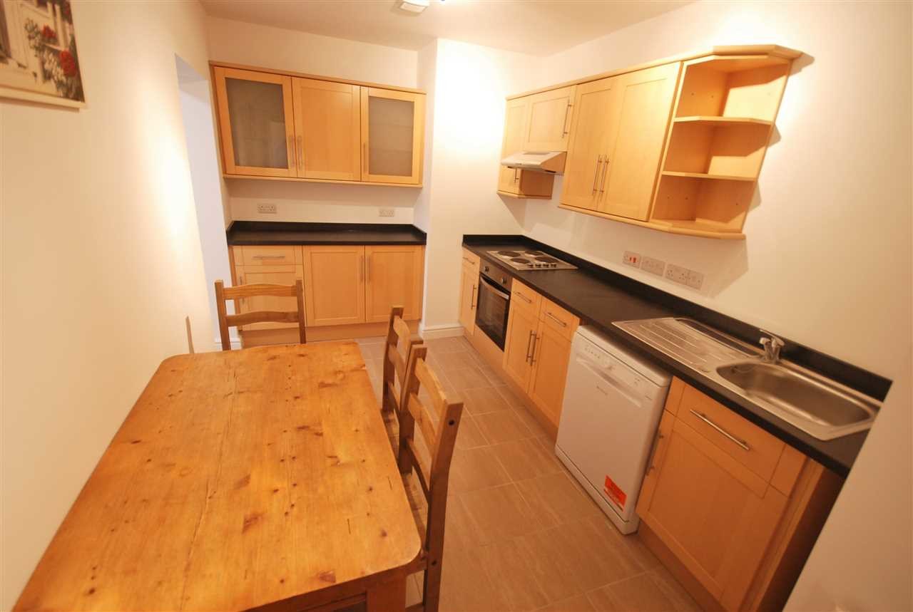 ALL ROOMS NOW LET FOR SEPT 2019. available Sept 2019 2 rooms left in a 4 bed flat 10 minutes