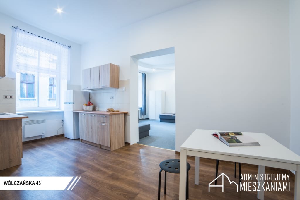 Large apartment city center Room for rent Lodz