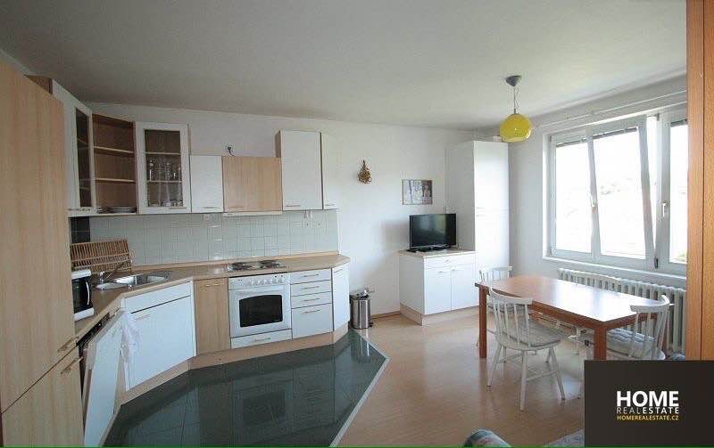 Beautiful Apartment large beautiful apartment with 2 free rooms! | room for rent prague Beautiful Apartment large beautiful apartment with 2 free rooms! | room for rent prague