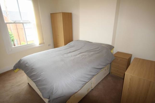 Large Double Room In A 4 Bedroom Clean Flat